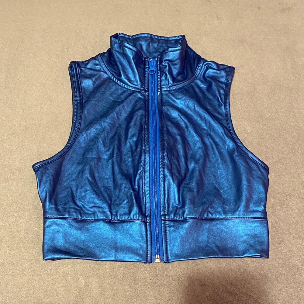 Metallic-like Crop Top
